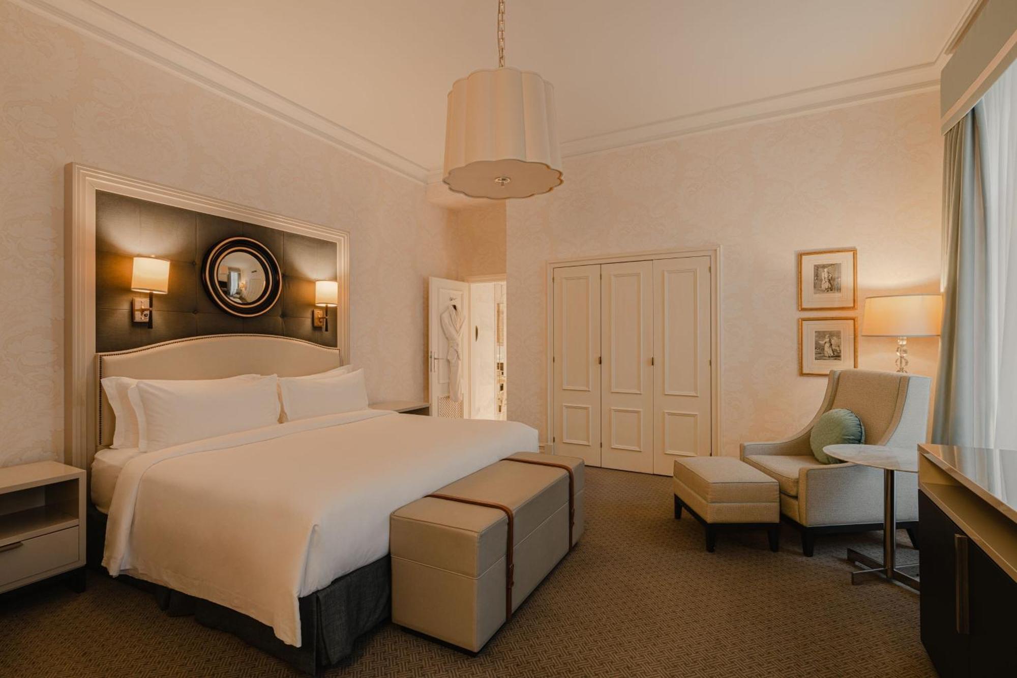 فندق لو ميريديان بريستول وارسو المظهر الخارجي الصورة A bedroom at the Cape Grace
