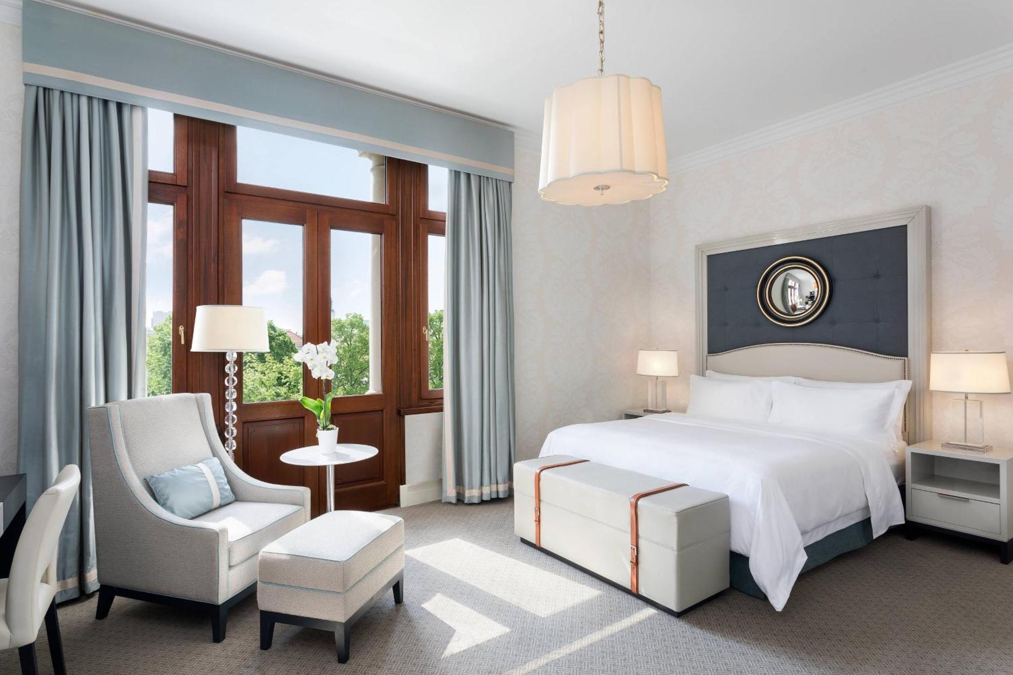 فندق لو ميريديان بريستول وارسو المظهر الخارجي الصورة A bedroom at the Four Seasons Hotel