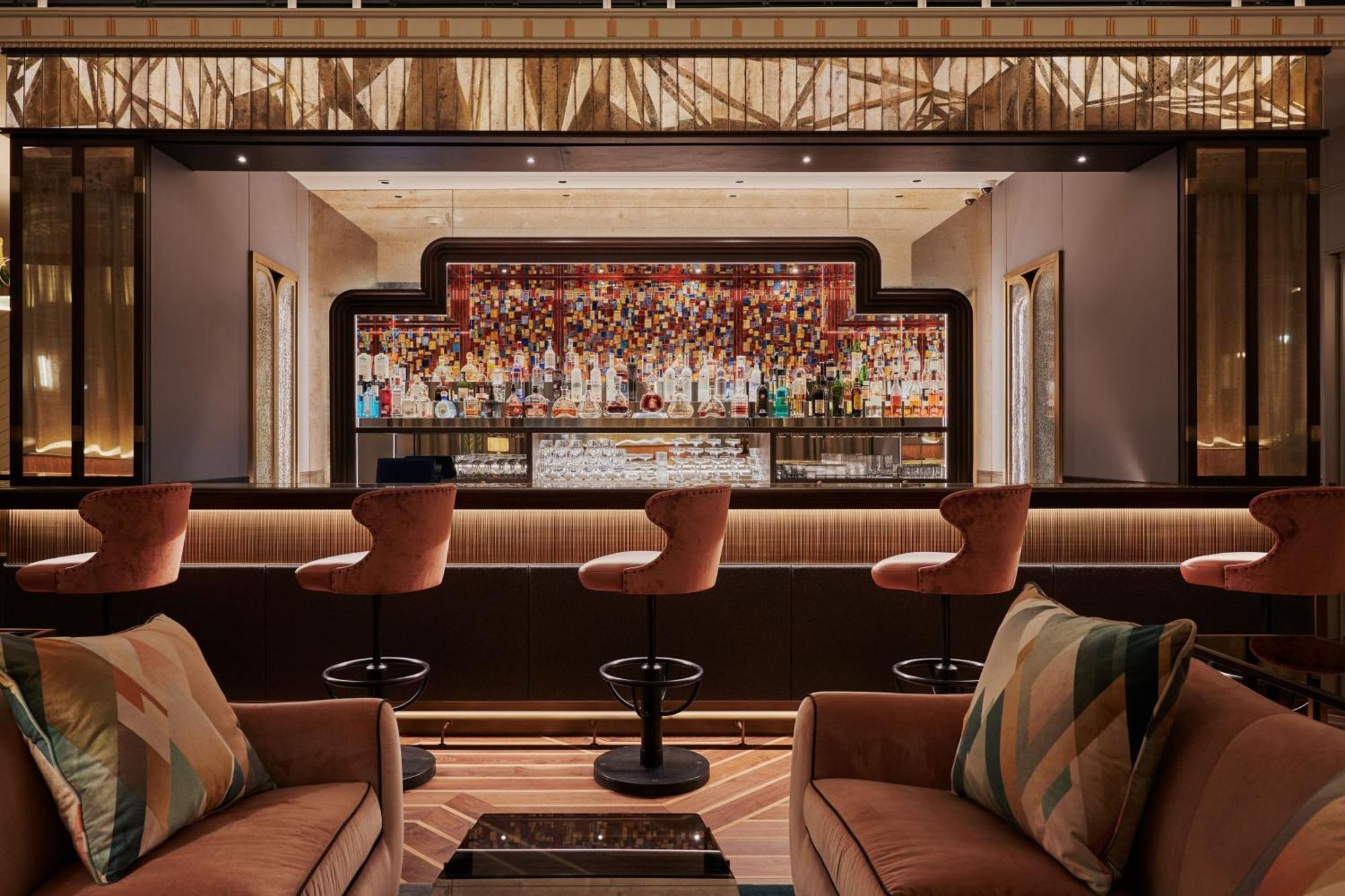 فندق لو ميريديان بريستول وارسو المظهر الخارجي الصورة The bar at the Mandarin Oriental