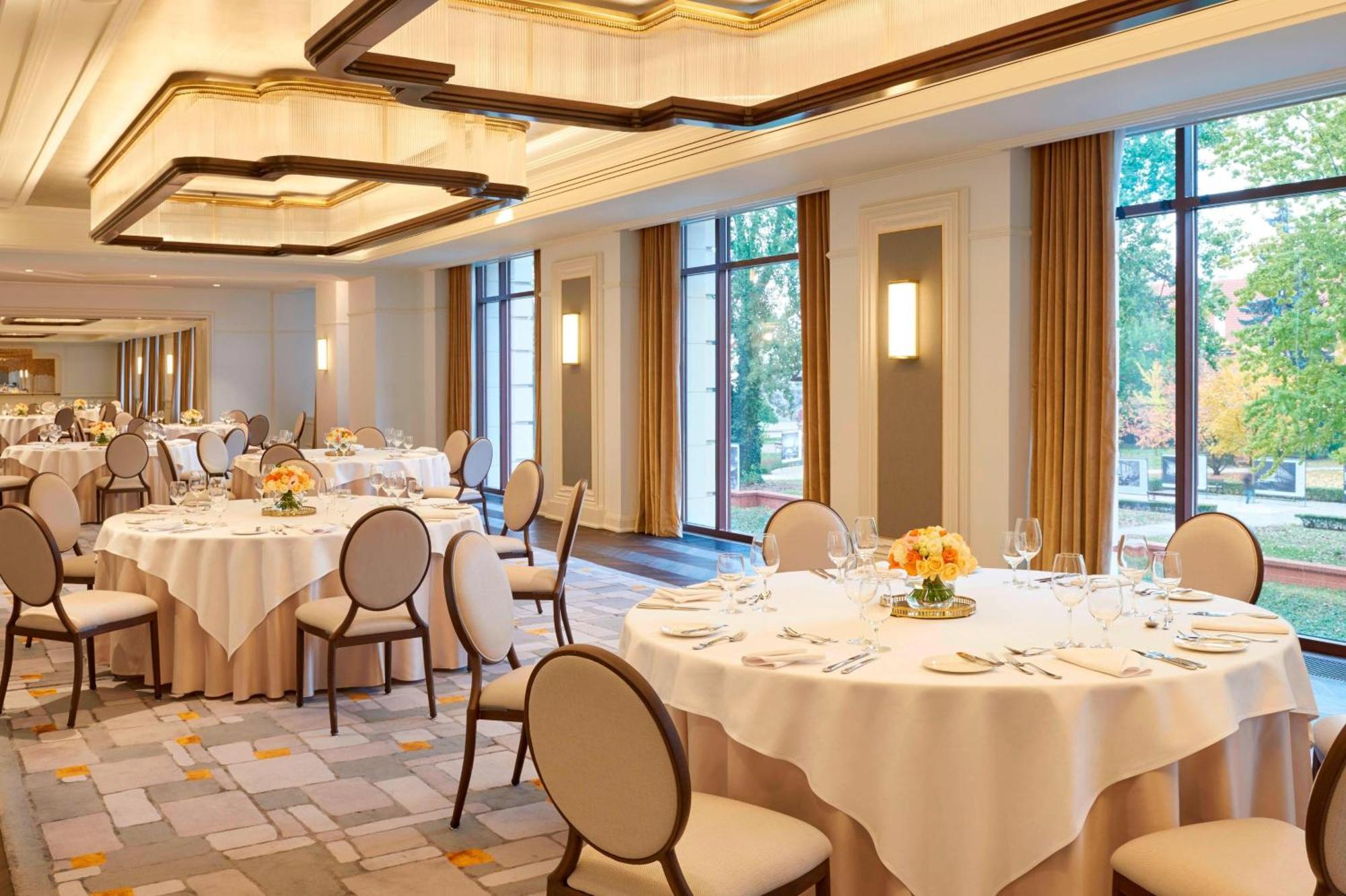 فندق لو ميريديان بريستول وارسو المظهر الخارجي الصورة The ballroom at the Four Seasons Hotel