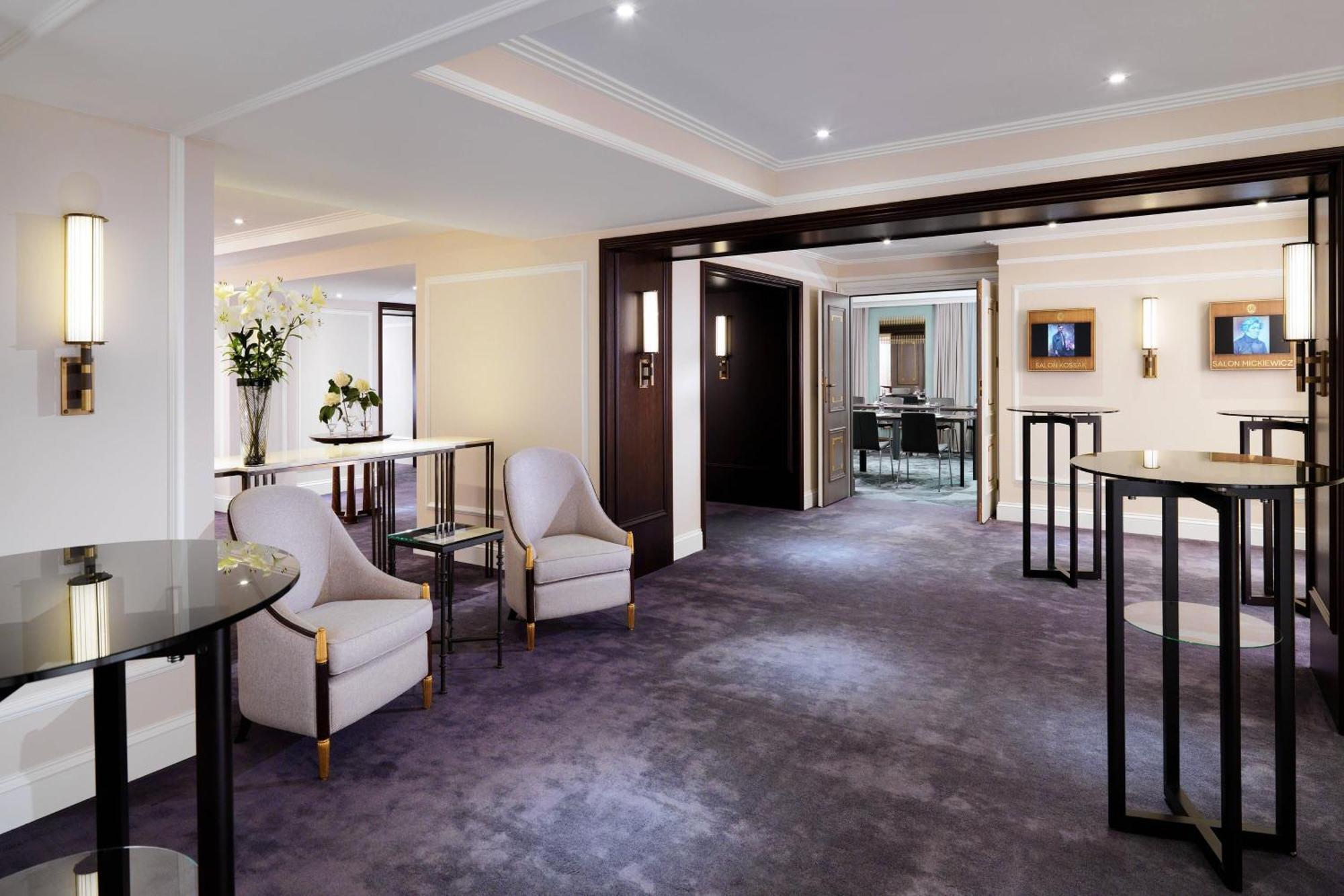 فندق لو ميريديان بريستول وارسو المظهر الخارجي الصورة The Club at London Heathrow Airport