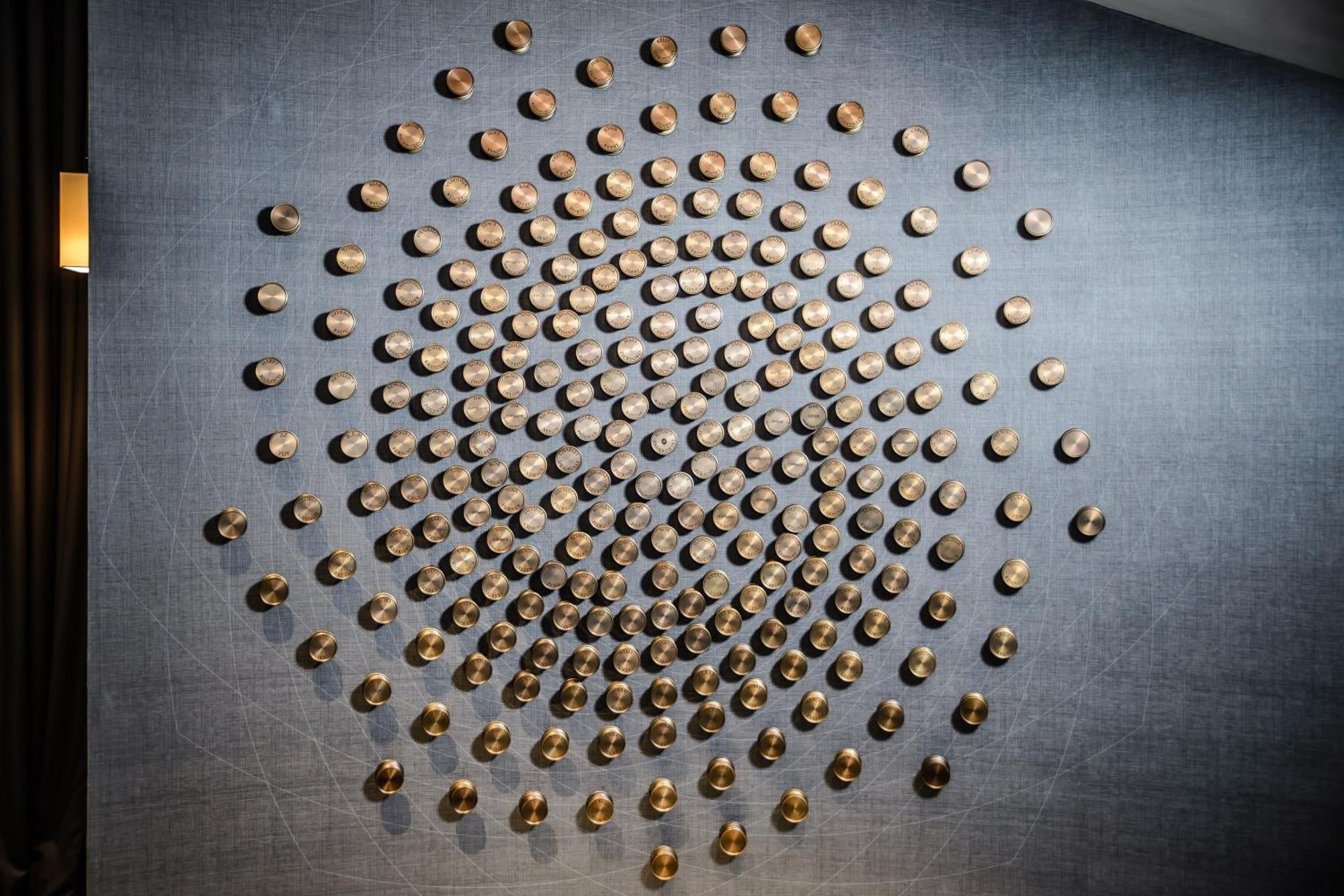فندق لو ميريديان بريستول وارسو المظهر الخارجي الصورة The 100-year-old gold coins